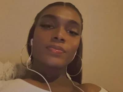 Watch Sweets_Keylin18 interact live with beautiful trans models today!