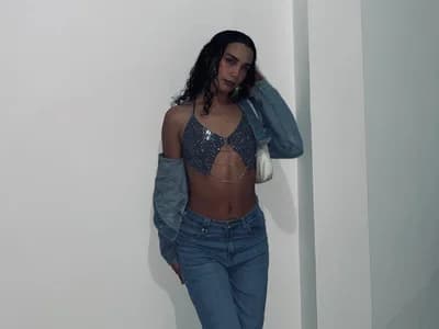 sally_hot18
