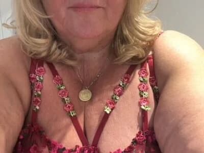 MoistCurveyChanel