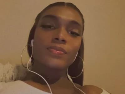 Engage with Sweets_Keylin18 for stunning moments with trans girl.